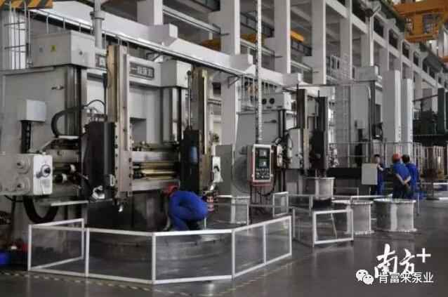 65年来，半岛官方网站·半岛在线网站-半岛(中国)一直专注于泵领域的研究和应用，图为半岛官方网站·半岛在线网站-半岛(中国)车间